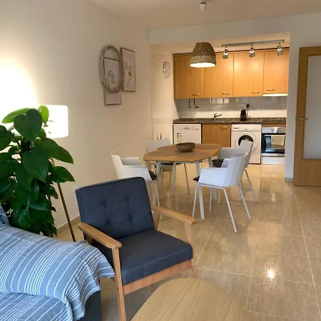 Acogedor Con Piscina En Vilafortuny, Apartment Cambrils